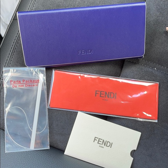 Fendi sunglasses - Picture 6 of 7